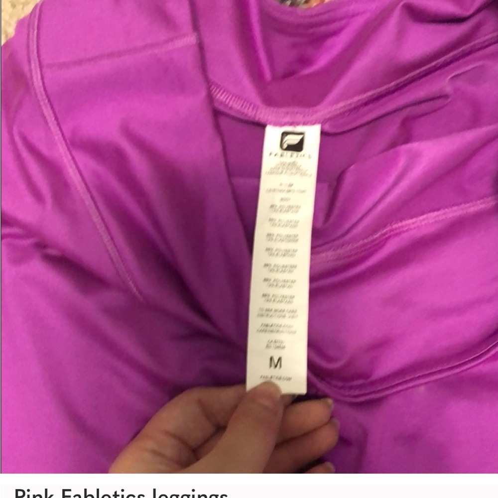 EUC Fabletics Magenta Cropped Leggings Size Medium - Picture 3 of 4